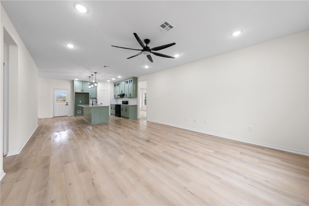 207 North Harrison Street McGregor, TX 76657 - Photo 2 of 15