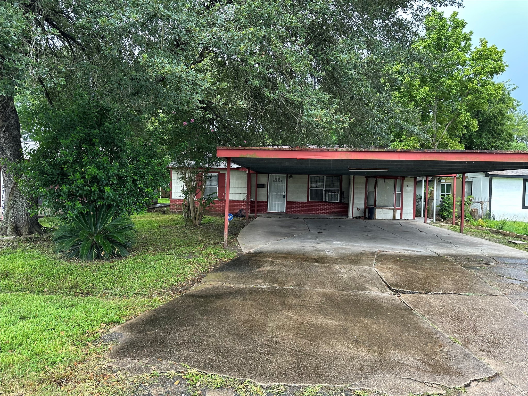Charming and Spacious Home with Double-Wide Carport!
This well-maintained home offers comfort, convenience, and curb appeal. Enjoy the ease of covered parking with a generous double-wide carport—perfect for accommodating multiple vehicles or additional outdoor storage. Inside, you'll find a bright and inviting layout with ample living space, ideal for everyday living and entertaining. Whether you're relaxing on the front porch or hosting guests, this property has everything you need to feel right at home.