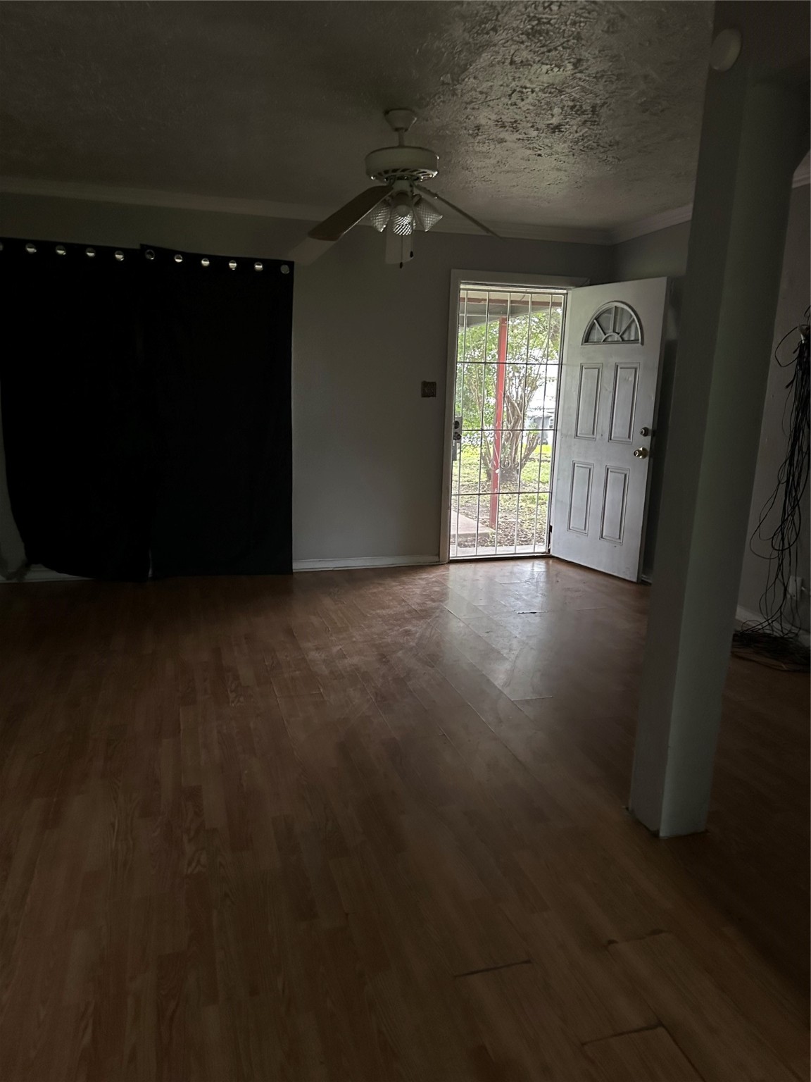 4730 Angleton Street Houston, TX 77033 - Photo 4 of 16