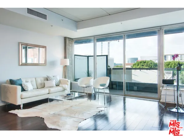 $2,900 | 1155 South Grand Avenue, Unit 316, Los Angeles, CA 90015