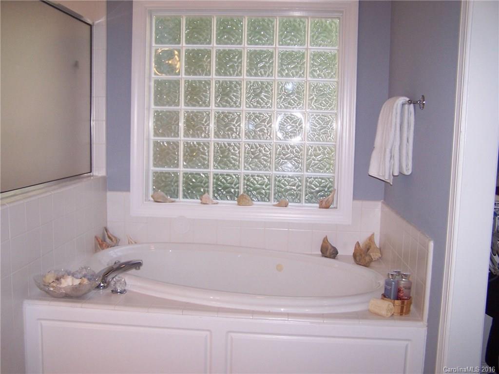 4234 Nesbit Road Waxhaw, NC 28173 - Photo 10 of 20 Gallery Image 10
