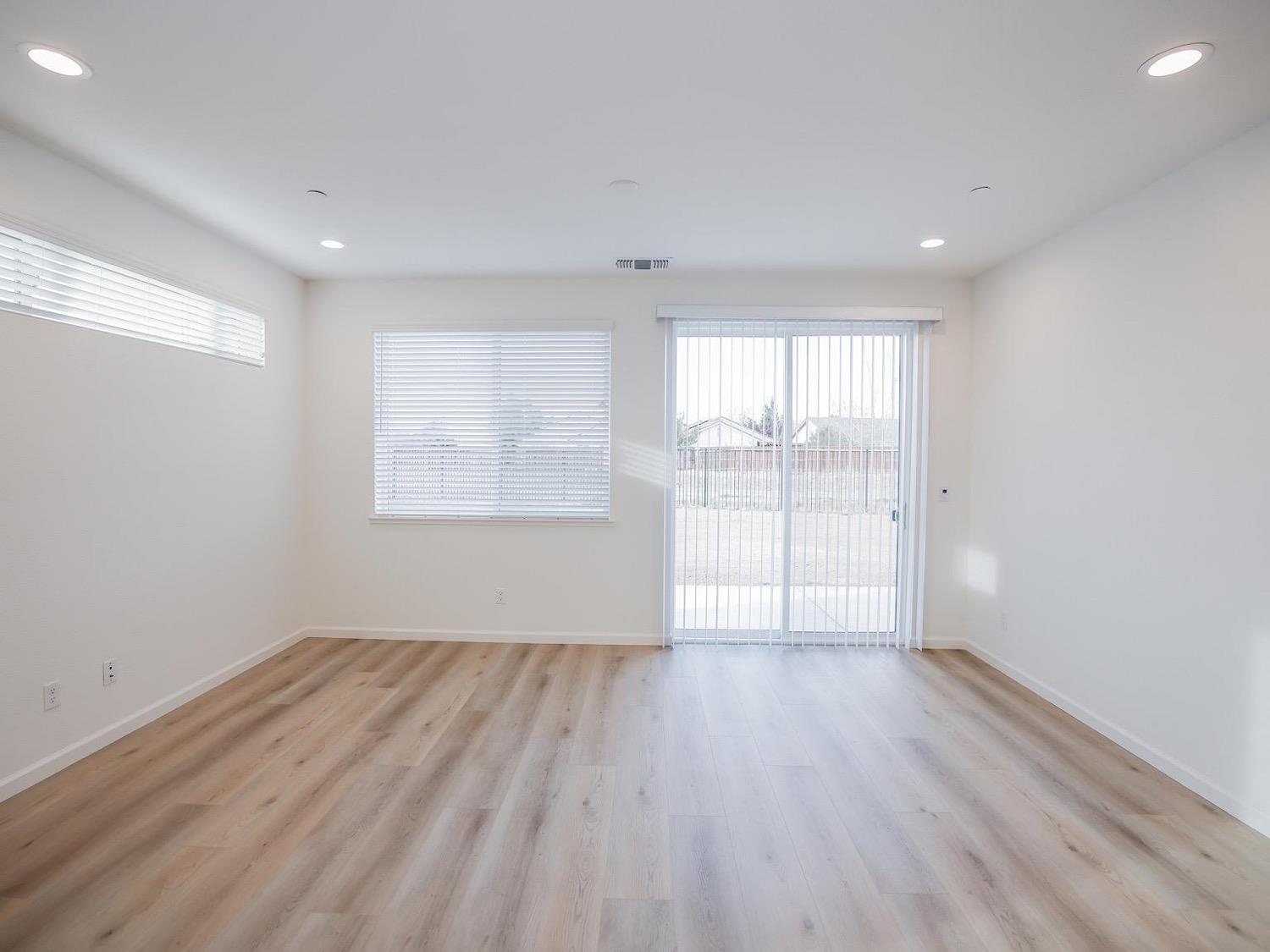 521 Fox Hunt Way Rio Linda, CA 95673 - Photo 12 of 78