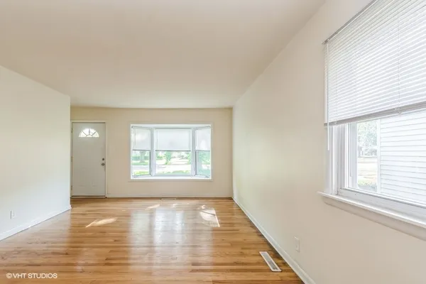 $179,000 | 17948 Wentworth Avenue, Lansing, IL 60438