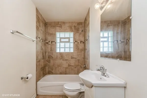 $179,000 | 17948 Wentworth Avenue, Lansing, IL 60438