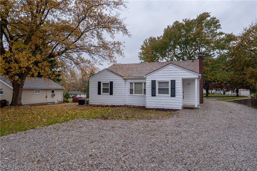 1752 Krumroy Road Akron, OH 44312 - Photo 7 of 35 Gallery Image 7