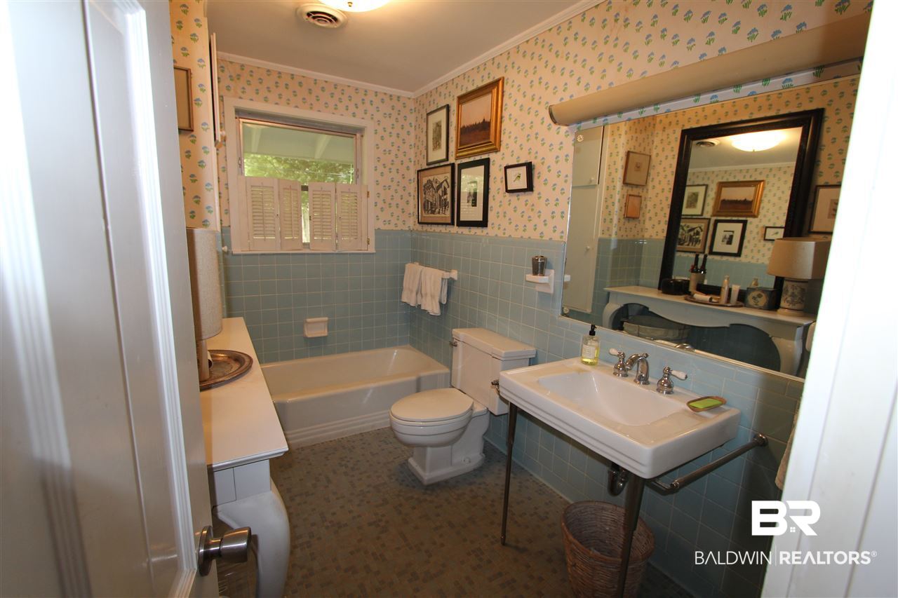 12110 Jessamine Street Magnolia Springs, AL 36555 - Photo 9 of 30 Master Bath