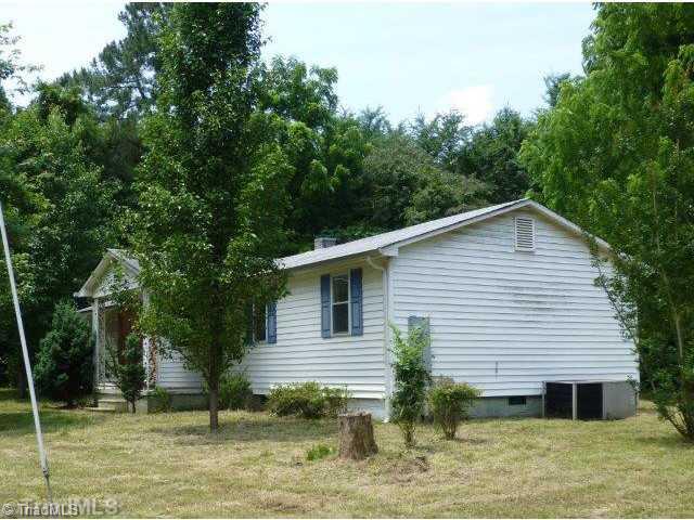 1113 Smith Farm Road Lexington, NC 27292 - Photo 2 of 16 Exterior Front.
