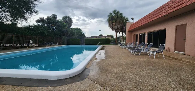 $2,500 | 23 North Valencia Drive, Unit 232, Davie, FL 33324