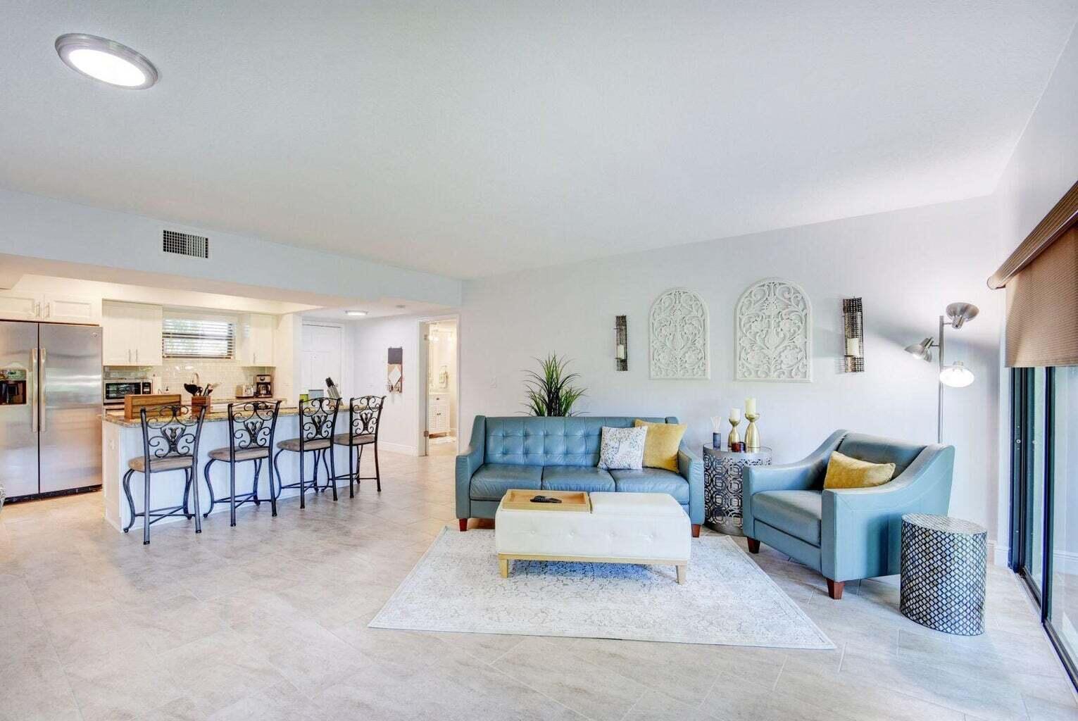 13334 Polo Club Road, Unit 246247 Wellington, FL 33414 - Photo 2 of 30 Kitchen/Living Room 246