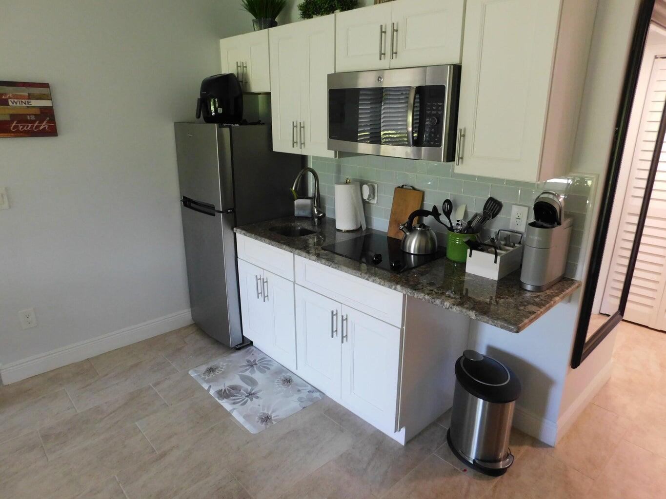 13334 Polo Club Road, Unit 246247 Wellington, FL 33414 - Photo 21 of 30 Kitchen Eff 247