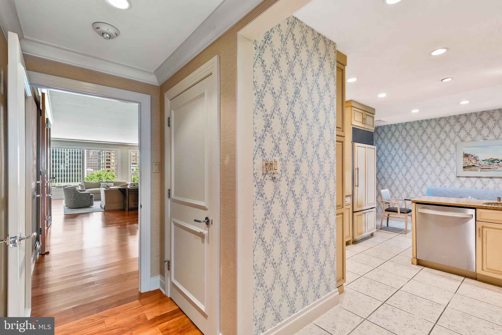 1820 Rittenhouse Square, Unit 1002 Philadelphia, PA 19103 - Photo 26 of 64