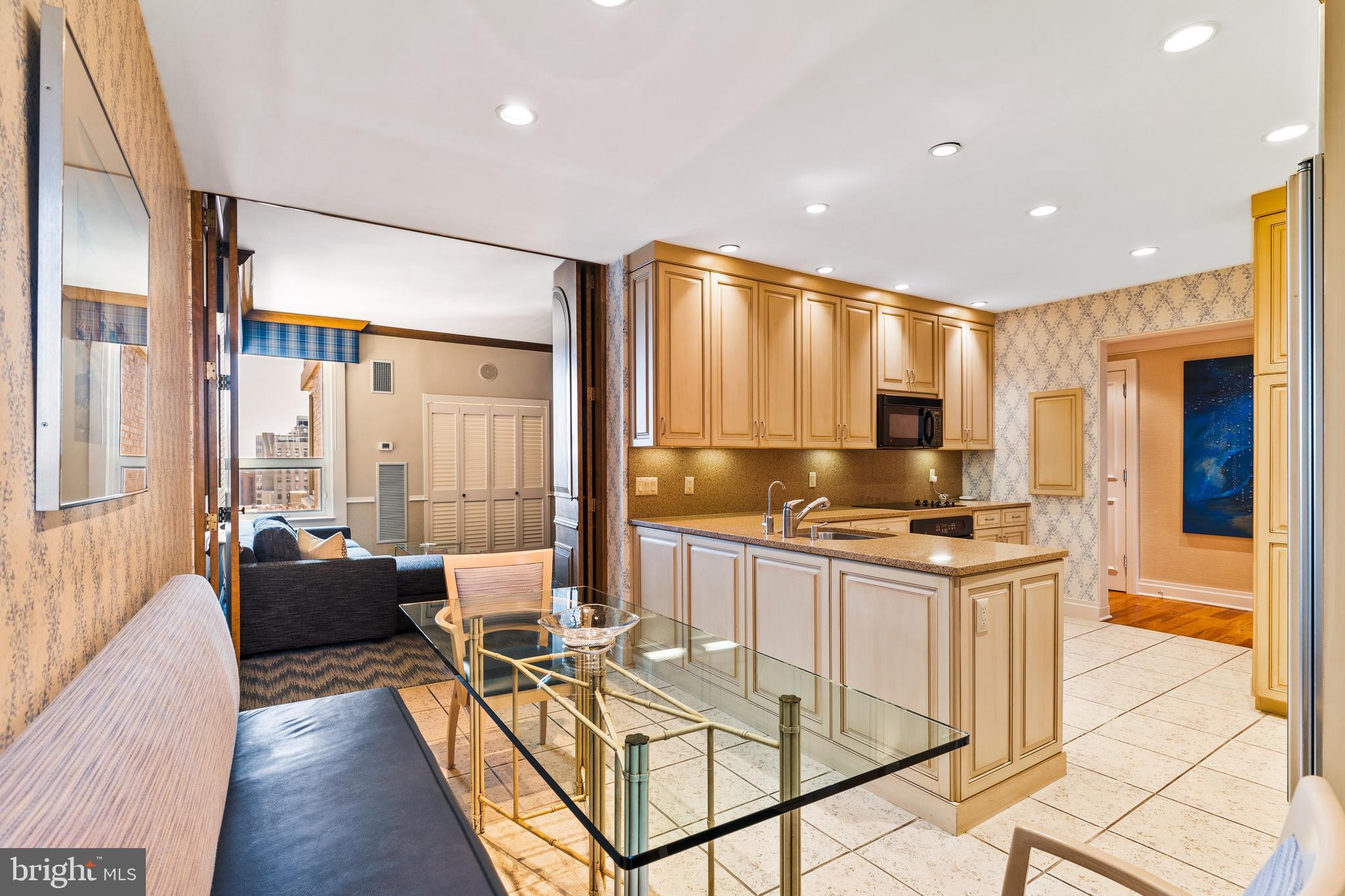 1820 Rittenhouse Square, Unit 1002 Philadelphia, PA 19103 - Photo 31 of 64