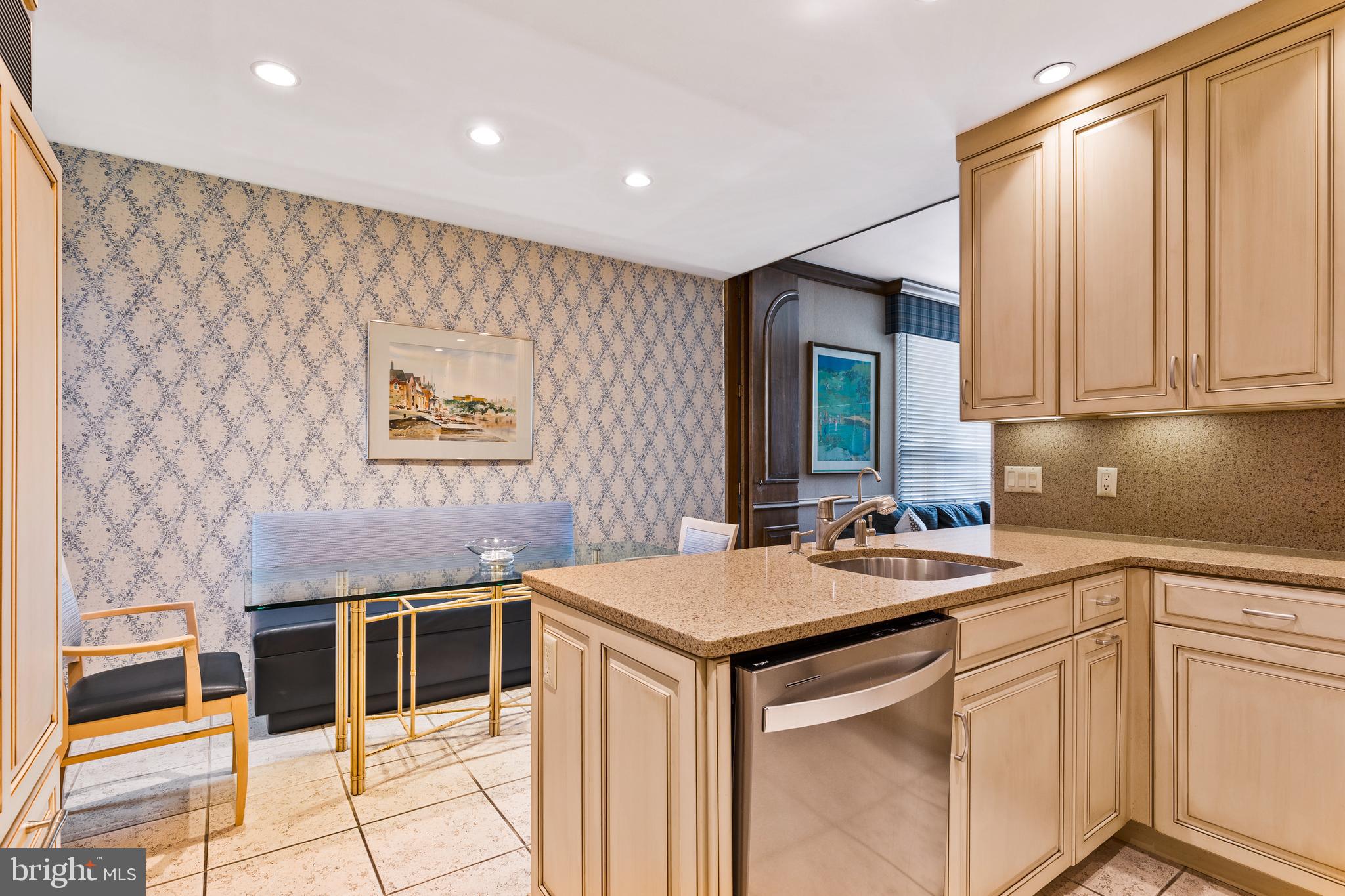 1820 Rittenhouse Square, Unit 1002 Philadelphia, PA 19103 - Photo 32 of 64