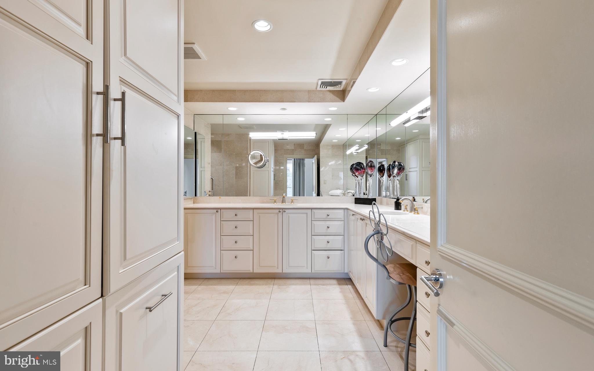 1820 Rittenhouse Square, Unit 1002 Philadelphia, PA 19103 - Photo 55 of 64