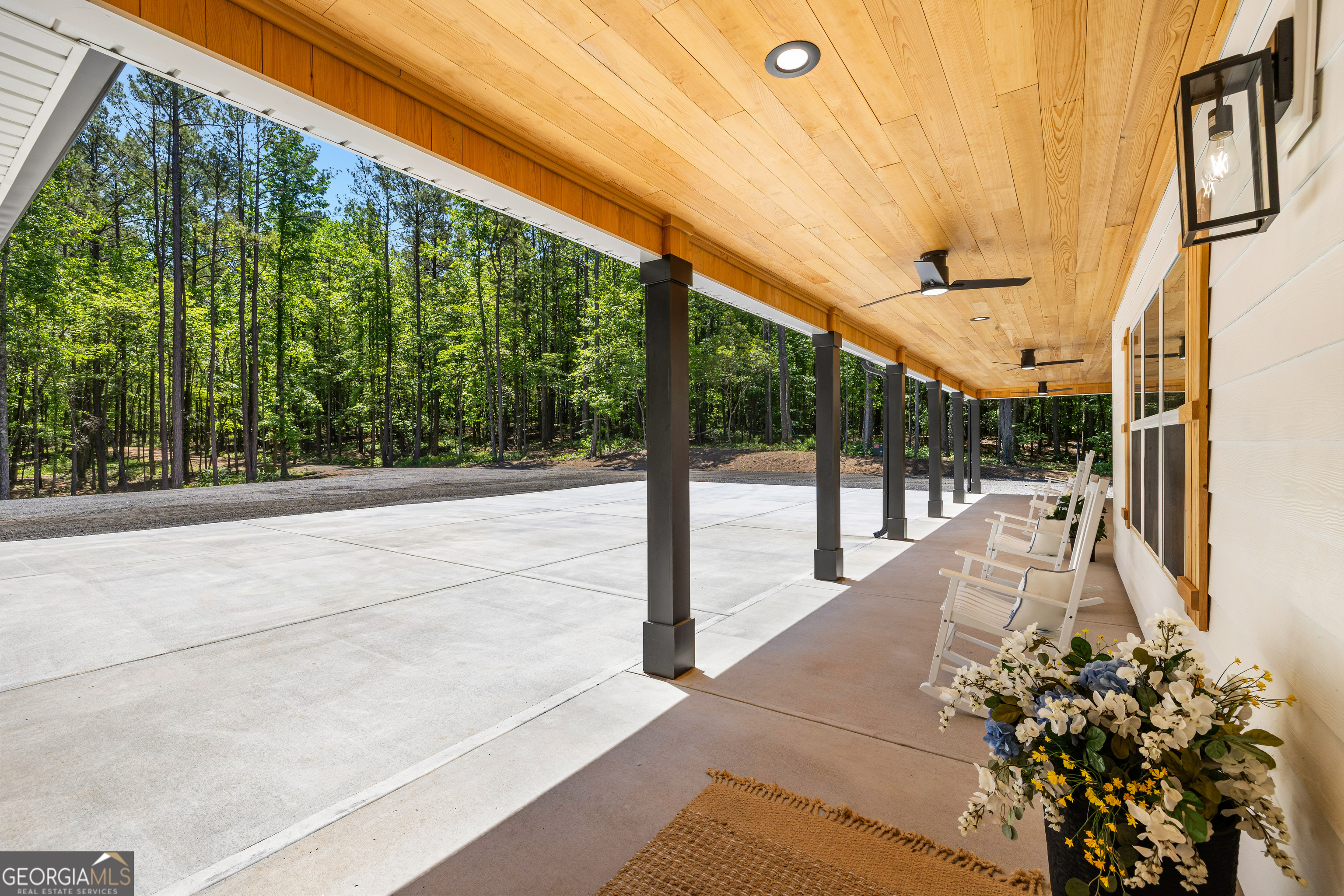 354 Turner Road Newnan, GA 30263 - Photo 5 of 79 a view of a pathway of a building