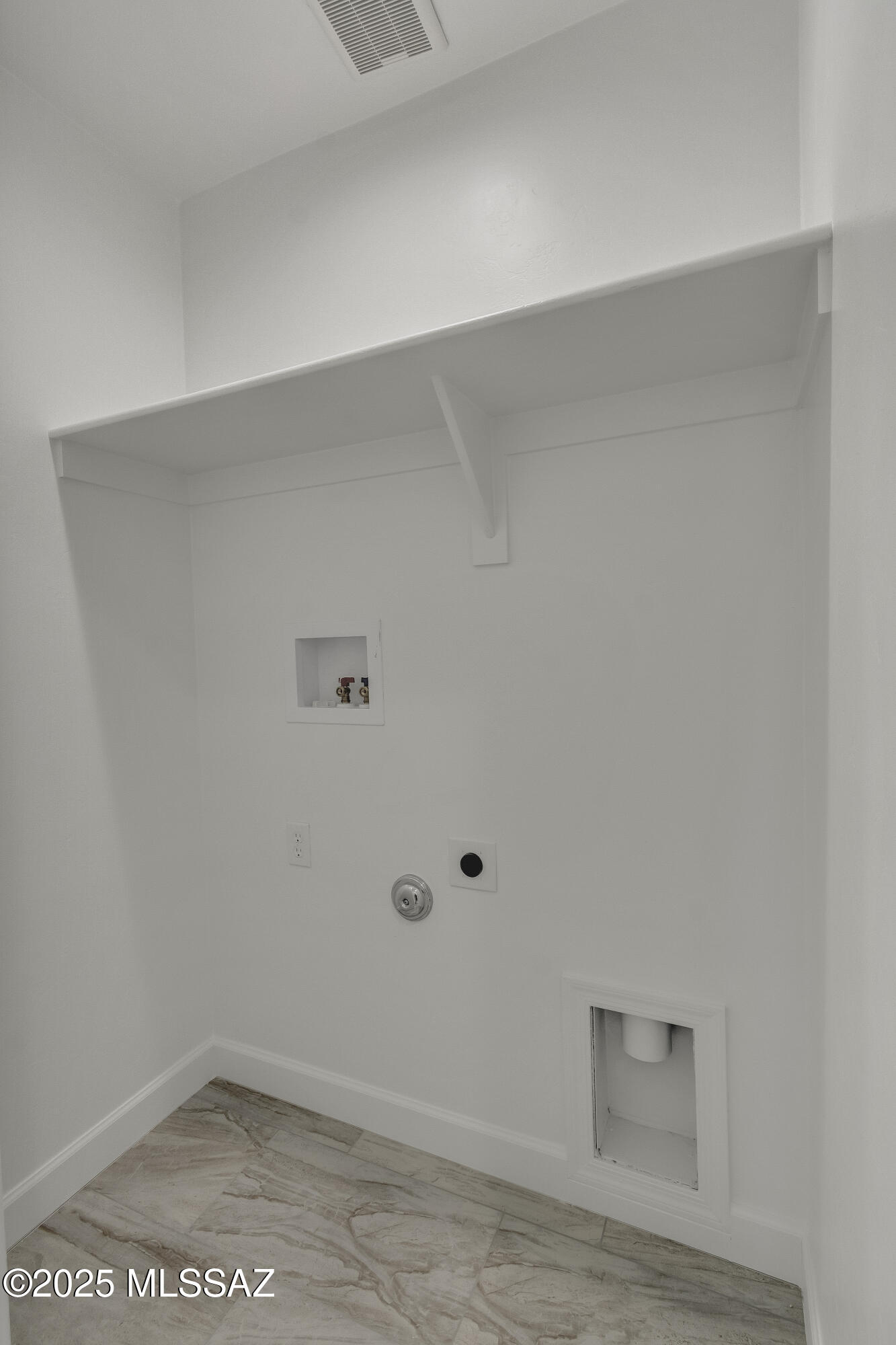 329 Camino Magnifico Rio Rico, AZ 85648 - Photo 18 of 47 a view of an empty room