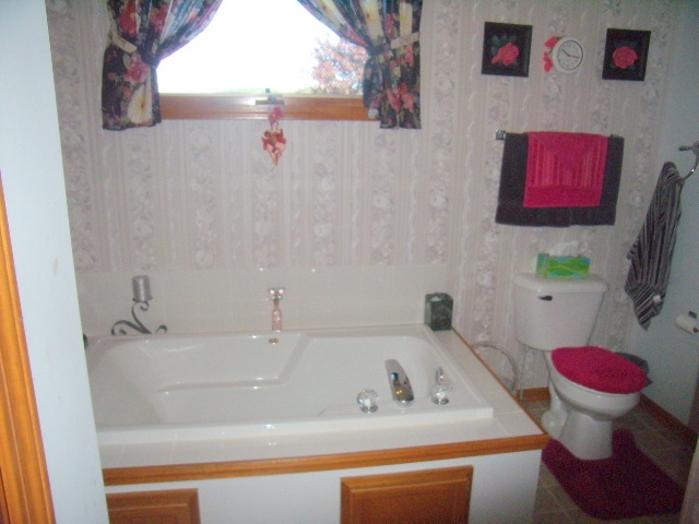 2375 South Bill Deller Road Angola, IN 46703 - Photo 14 of 31 Gallery Image 14