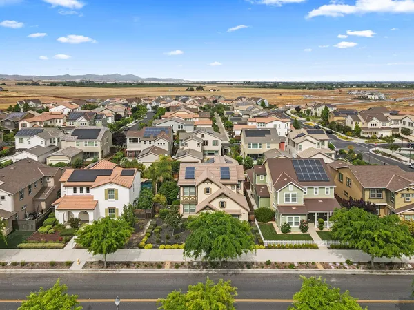 $850,000 | 2341 Ellis Town Drive, Tracy, CA 95377