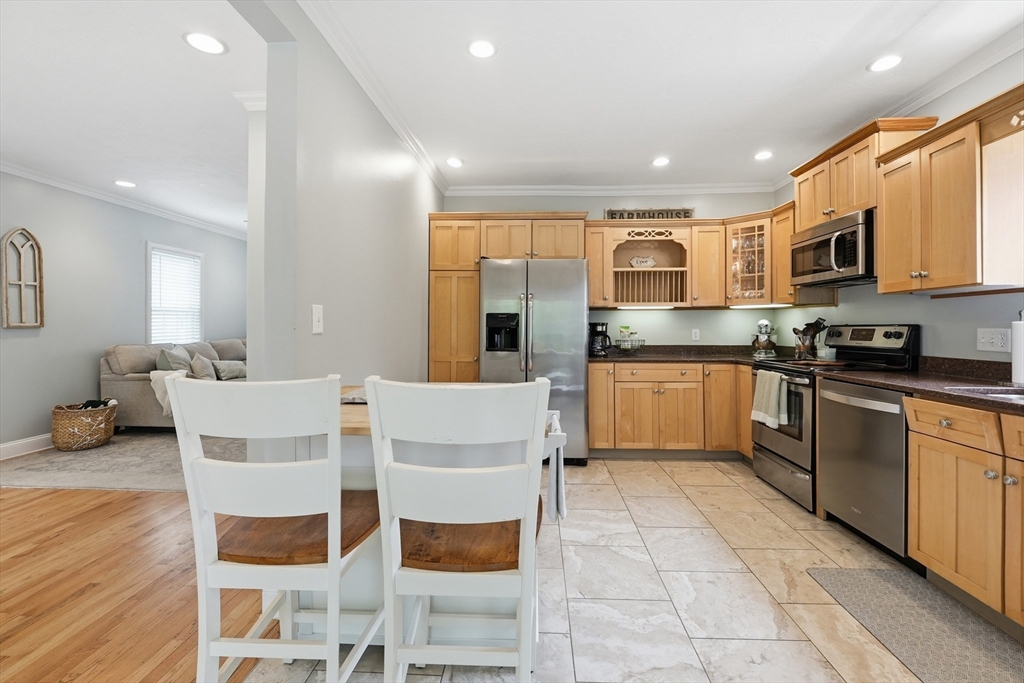6 Anderson Avenue Worcester, MA 01604 - Photo 17 of 39