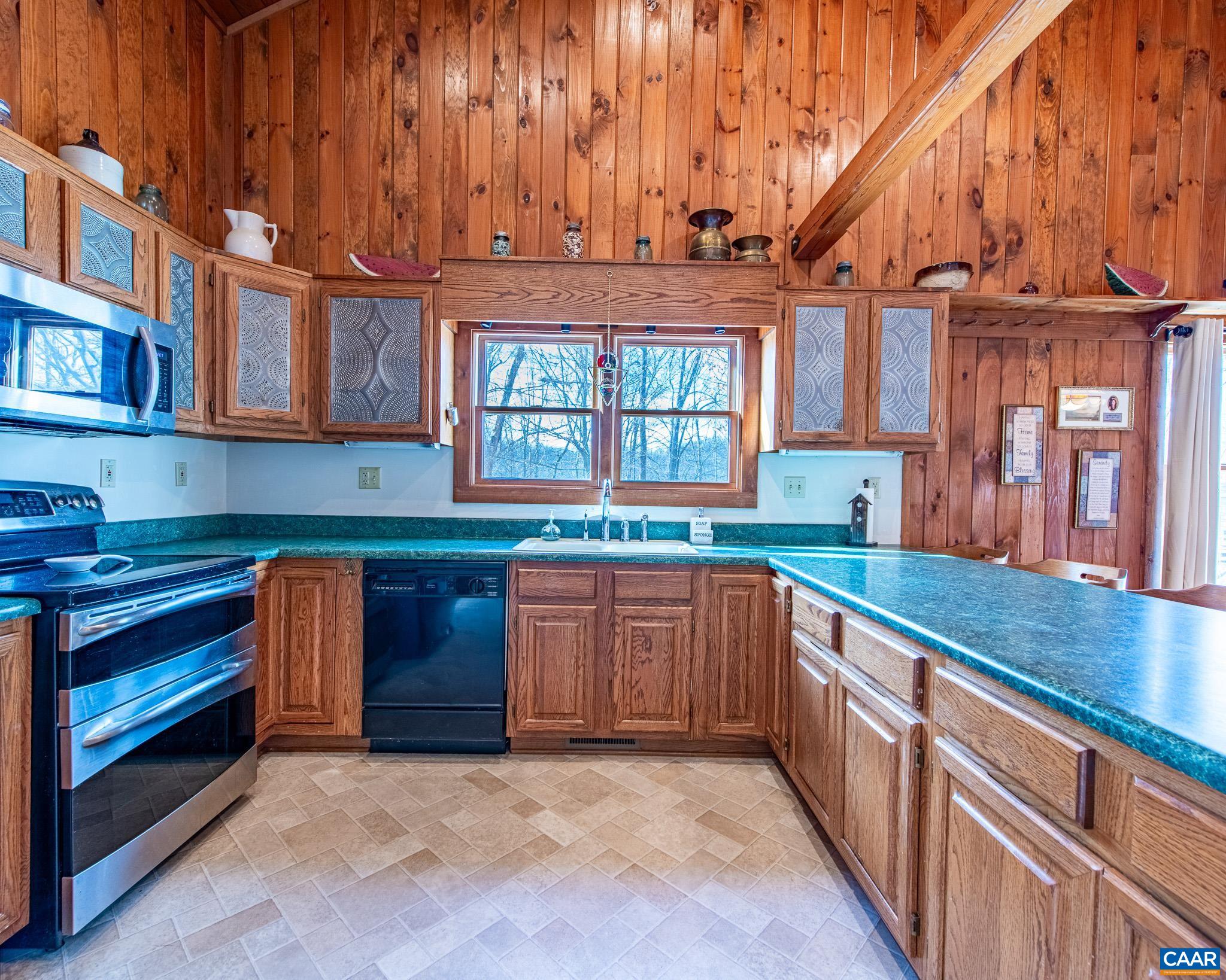 330 Eades Lane Lovingston, VA 22949 - Photo 8 of 38