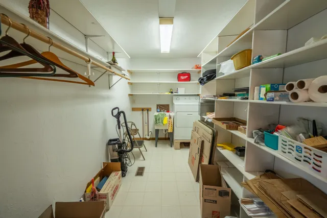 $329,900 | 1236 Meadowview Drive, Menasha, WI 54952