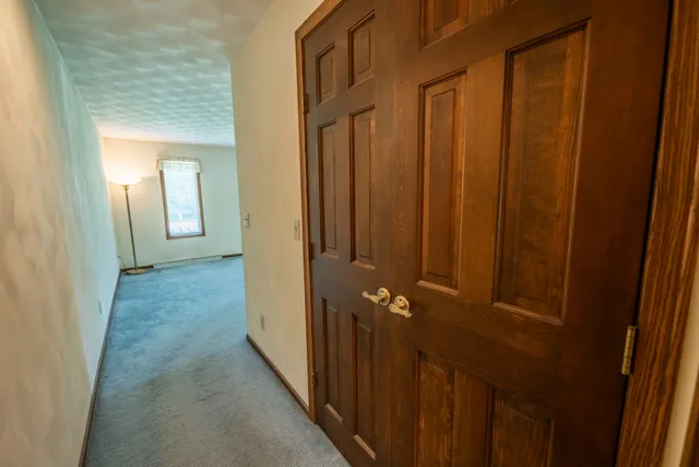 $329,900 | 1236 Meadowview Drive, Menasha, WI 54952