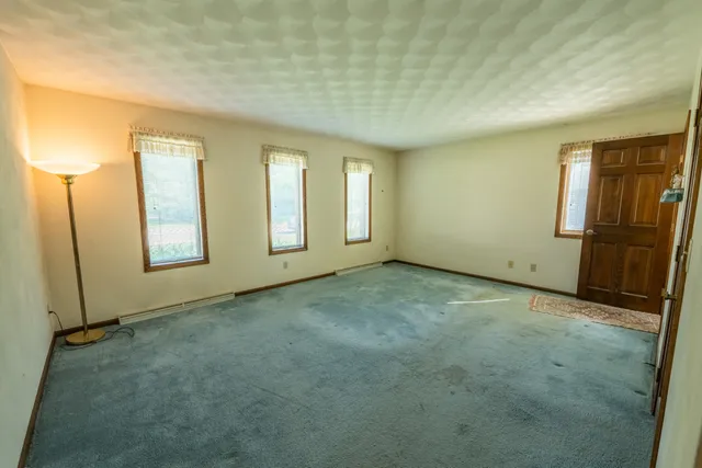 $329,900 | 1236 Meadowview Drive, Menasha, WI 54952