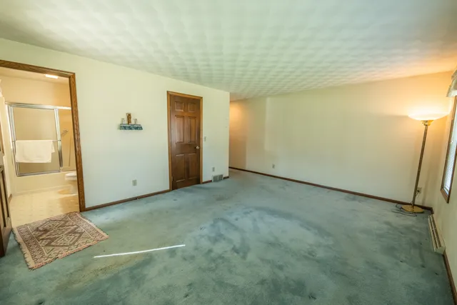 $329,900 | 1236 Meadowview Drive, Menasha, WI 54952