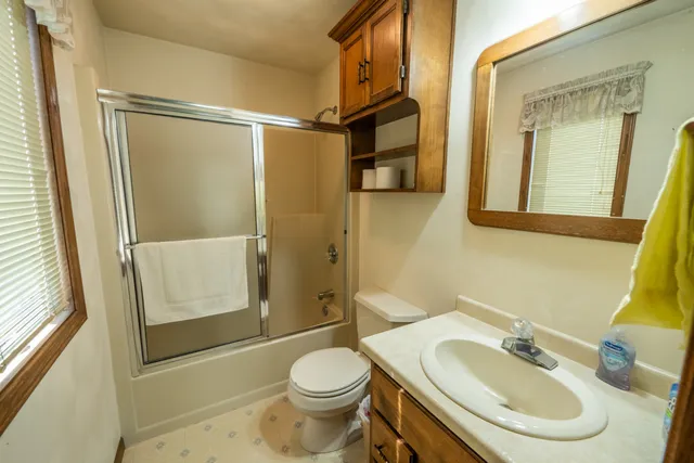 $329,900 | 1236 Meadowview Drive, Menasha, WI 54952