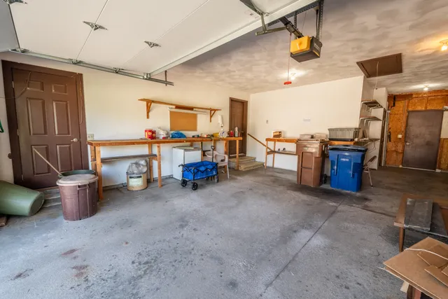 $329,900 | 1236 Meadowview Drive, Menasha, WI 54952