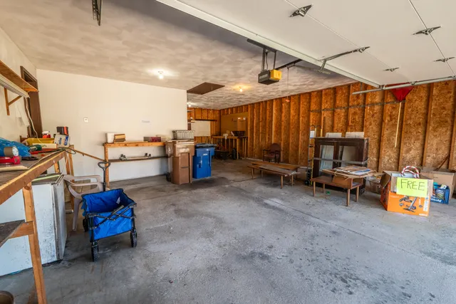 $329,900 | 1236 Meadowview Drive, Menasha, WI 54952