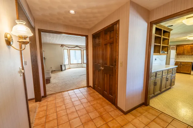 $329,900 | 1236 Meadowview Drive, Menasha, WI 54952