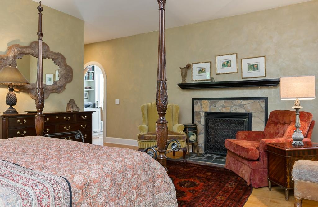 205 Highland Road Southern Pines, NC 28387 - Photo 15 of 20 Master Bedroom Detail (1024x668)