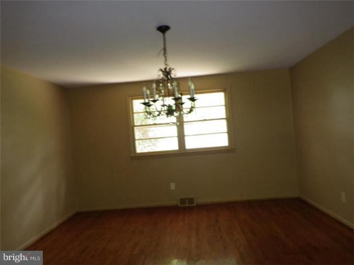 602 Ashbourne Road Cheltenham, PA 19012 - Photo 3 of 14