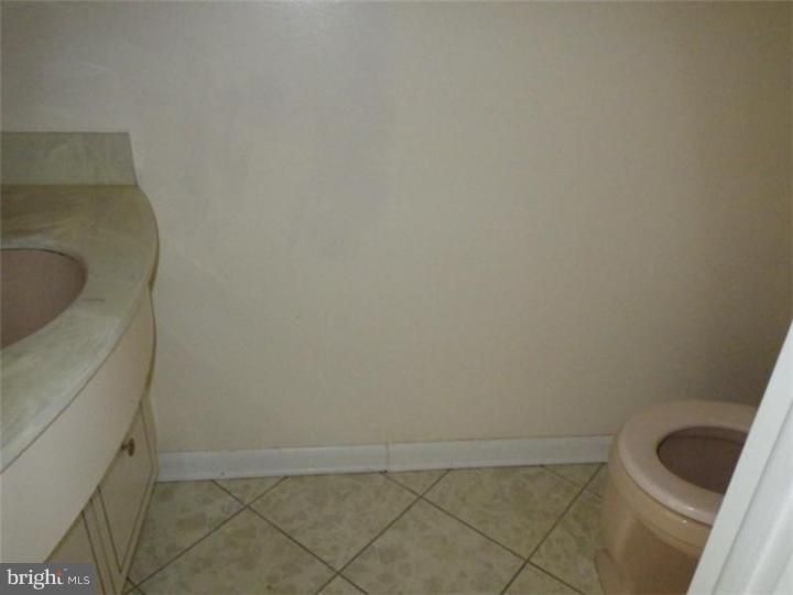 602 Ashbourne Road Cheltenham, PA 19012 - Photo 6 of 14