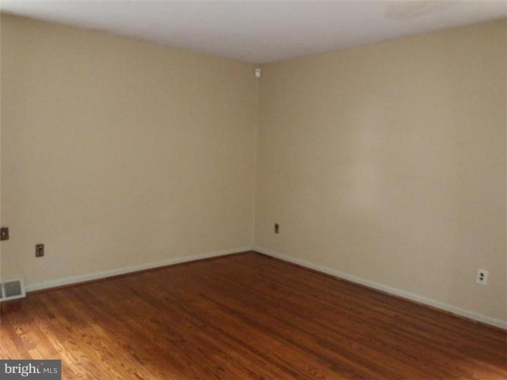 602 Ashbourne Road Cheltenham, PA 19012 - Photo 7 of 14