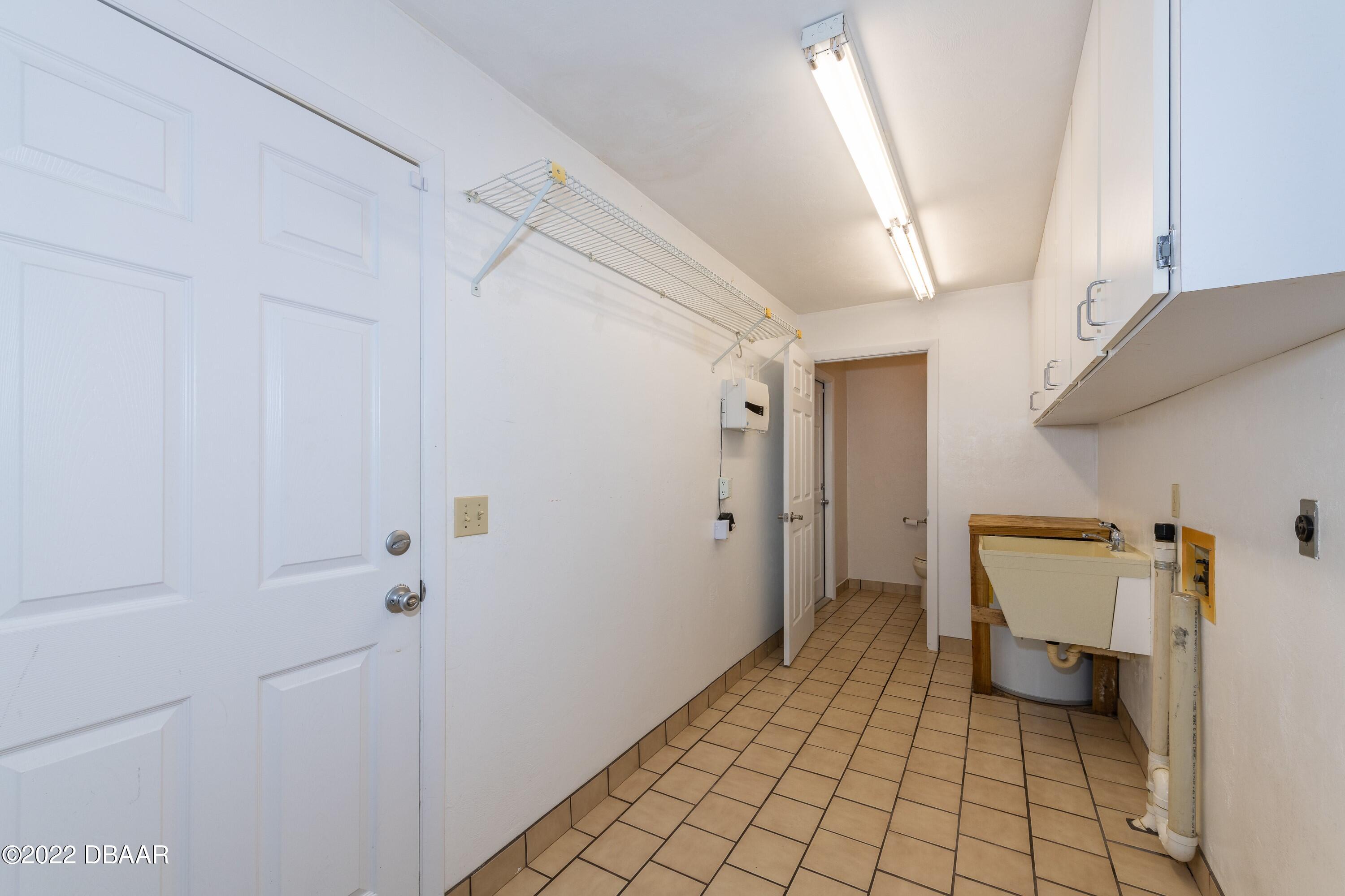 4474 Daugharty Road DeLand, FL 32724 - Photo 19 of 40 019_Utility Room