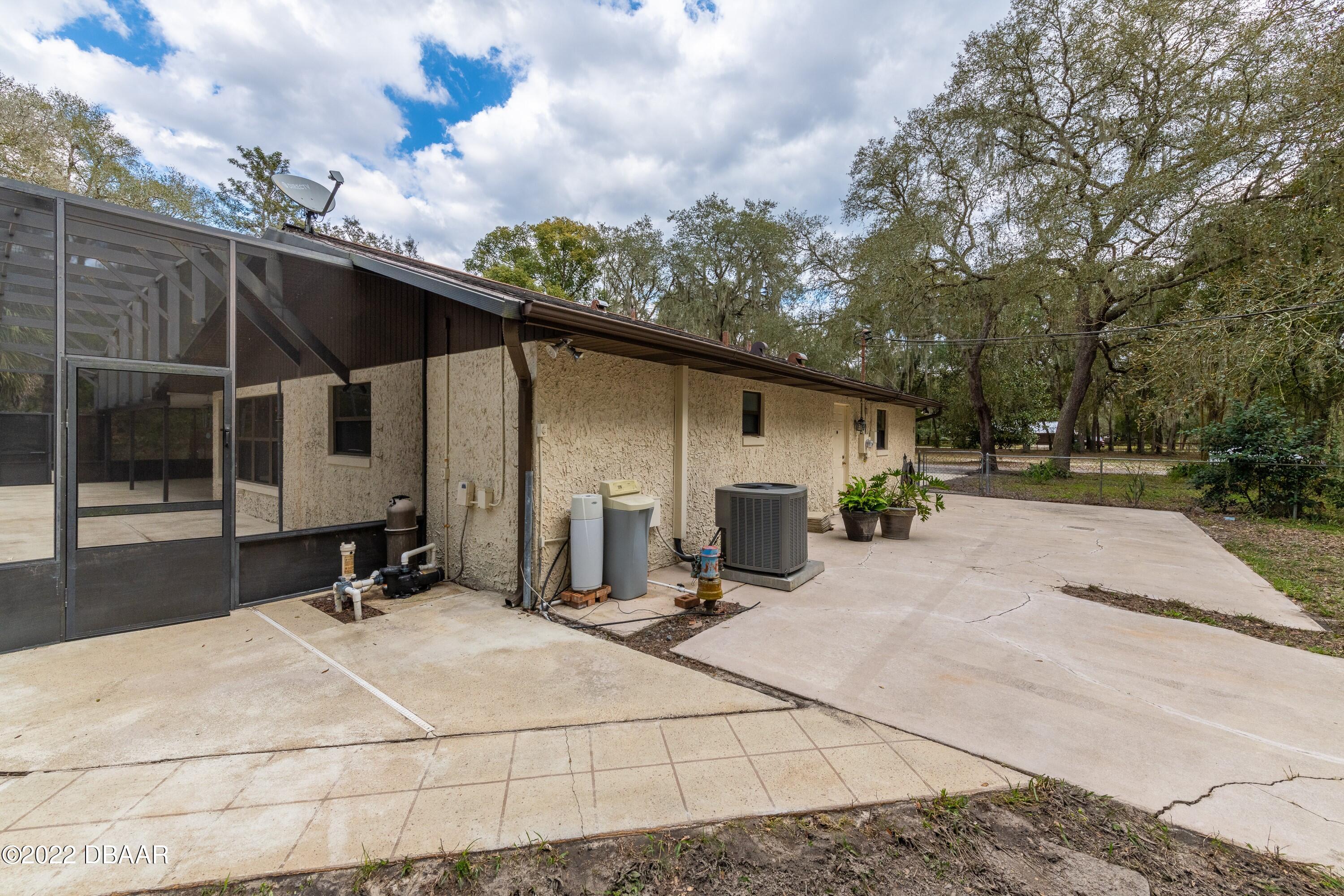 4474 Daugharty Road DeLand, FL 32724 - Photo 25 of 40 025_Pool