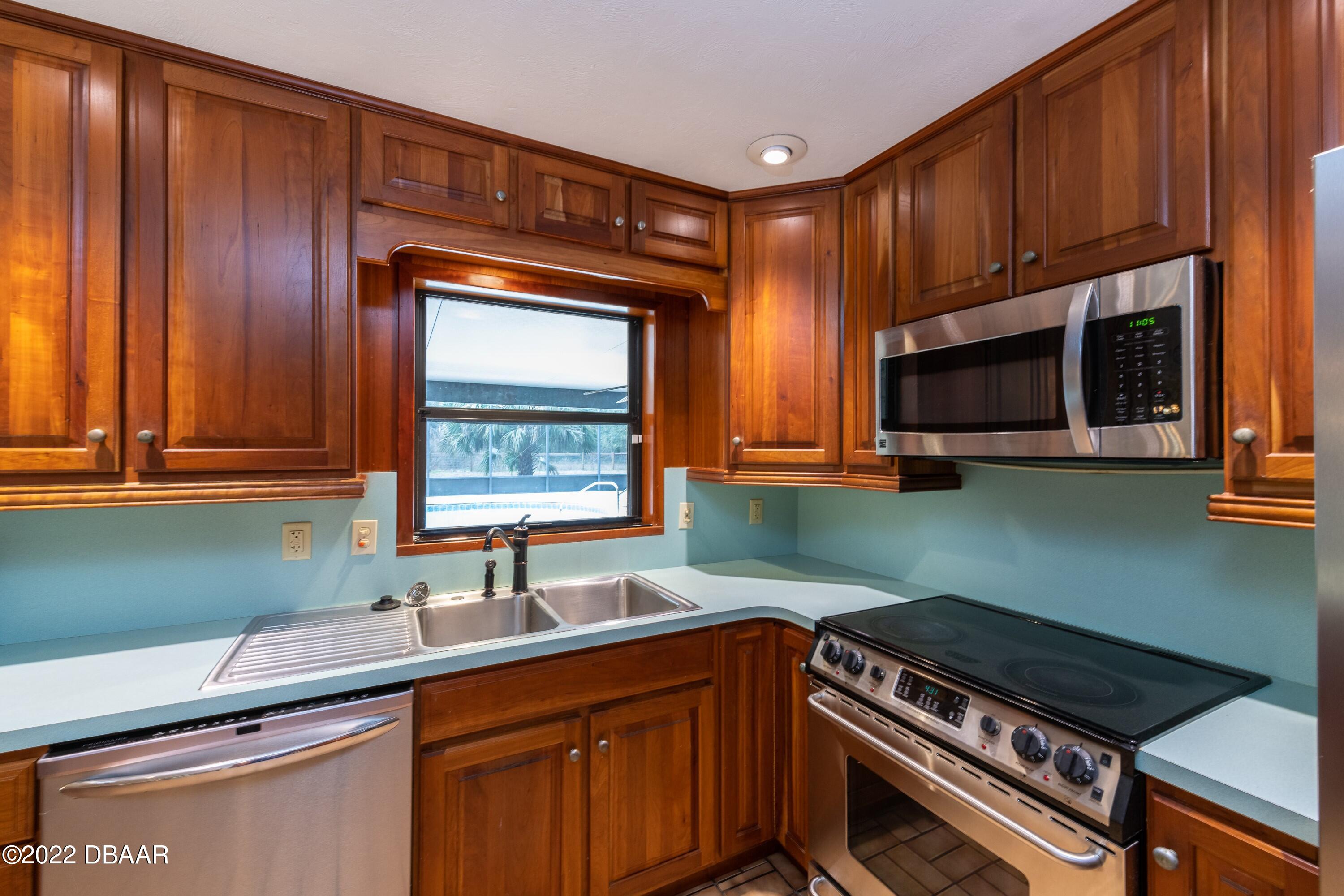 4474 Daugharty Road DeLand, FL 32724 - Photo 10 of 40 010_Kitchen