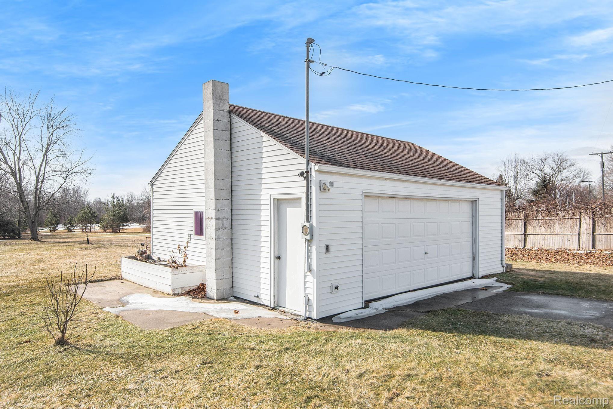 10926 Lansing Road Durand, MI 48429 - Photo 23 of 25 22.jpg