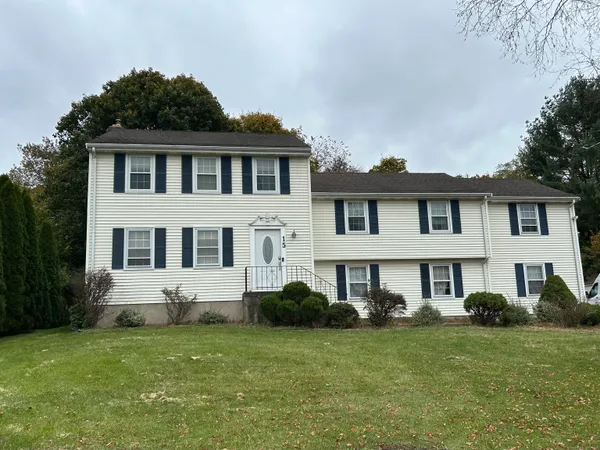 $585,000 | 15 Oxford Lane, Cromwell, CT 06416