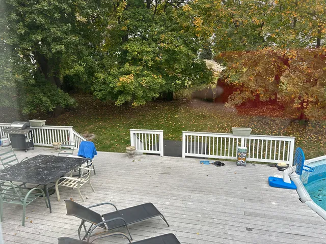 $585,000 | 15 Oxford Lane, Cromwell, CT 06416