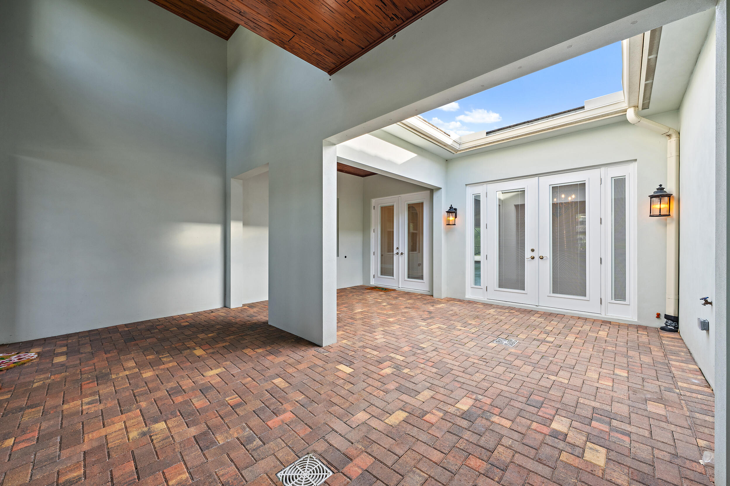 8176 Southeast Red Root Way Jupiter, FL 33458 - Photo 16 of 41 Courtyard