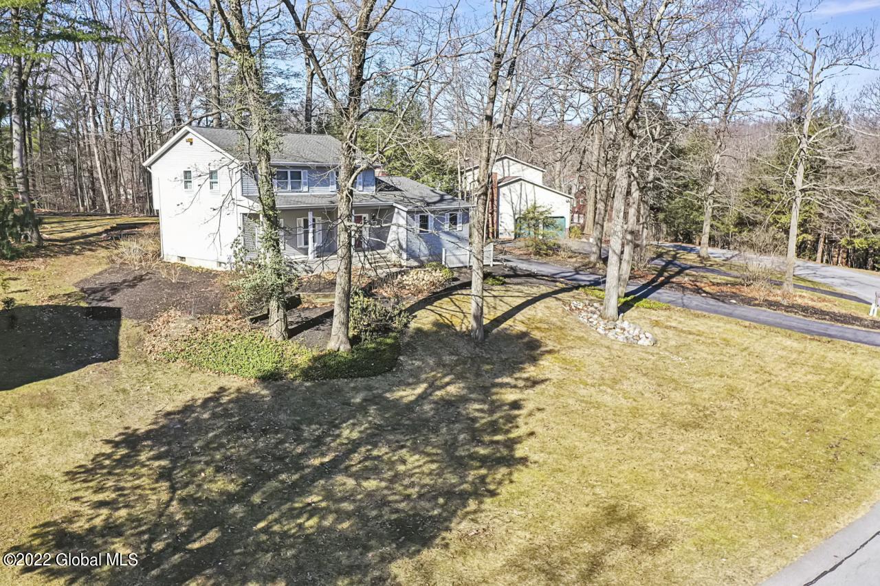 2262 Pine Ridge Road Schenectady, NY 12309 - Photo 3 of 27 Hommati.com-2262_Pine_Ridge_Rd_NY-03-31-