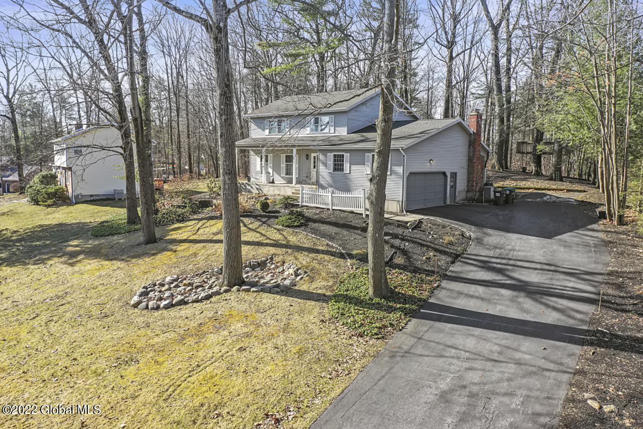2262 Pine Ridge Road Schenectady, NY 12309 - Photo 4 of 27 Hommati.com-2262_Pine_Ridge_Rd_NY-03-31-
