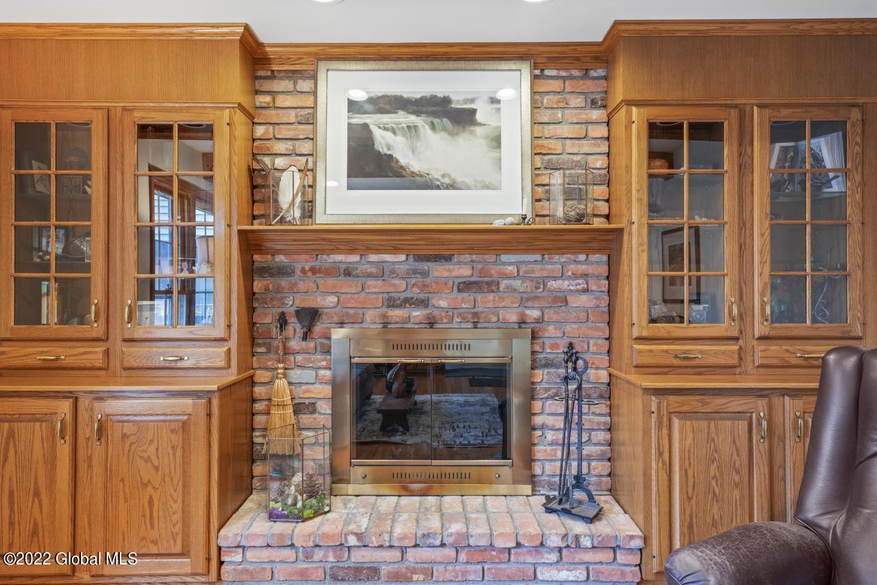 2262 Pine Ridge Road Schenectady, NY 12309 - Photo 9 of 27 Hommati.com-2262_Pine_Ridge_Rd_NY-03-31-
