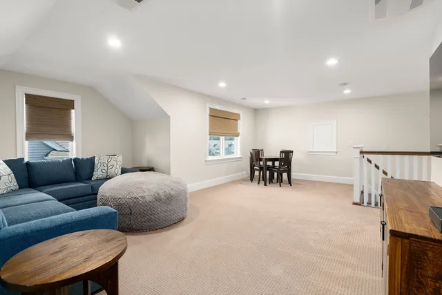 $1,249,900 | 18 Eagle Lane, Unit 21, Framingham, MA 01701