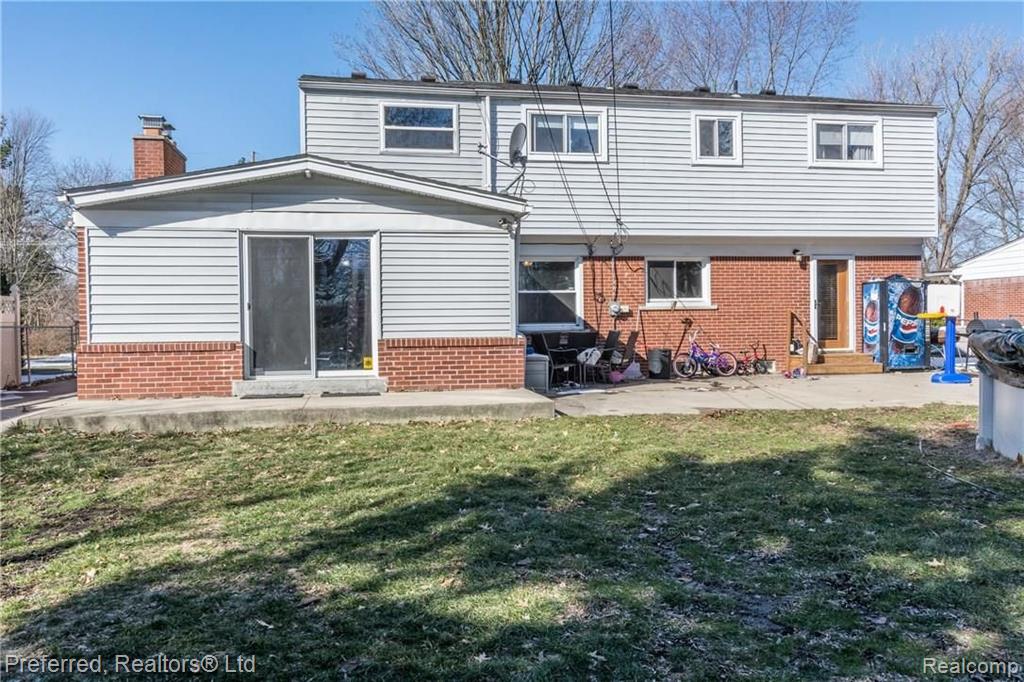 14146 Henry Ruff Road Livonia, MI 48154 - Photo 24 of 25
