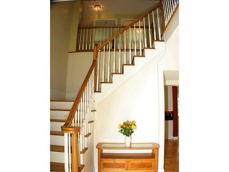 64 Ogunquit Road Cape Neddick, ME 03902 - Photo 19 of 35 Foyer.