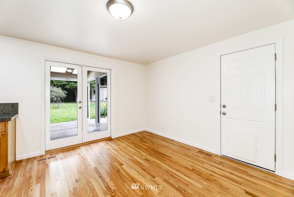 18315 6th Avenue Northwest Shoreline, WA 98177 - Photo 12 of 31